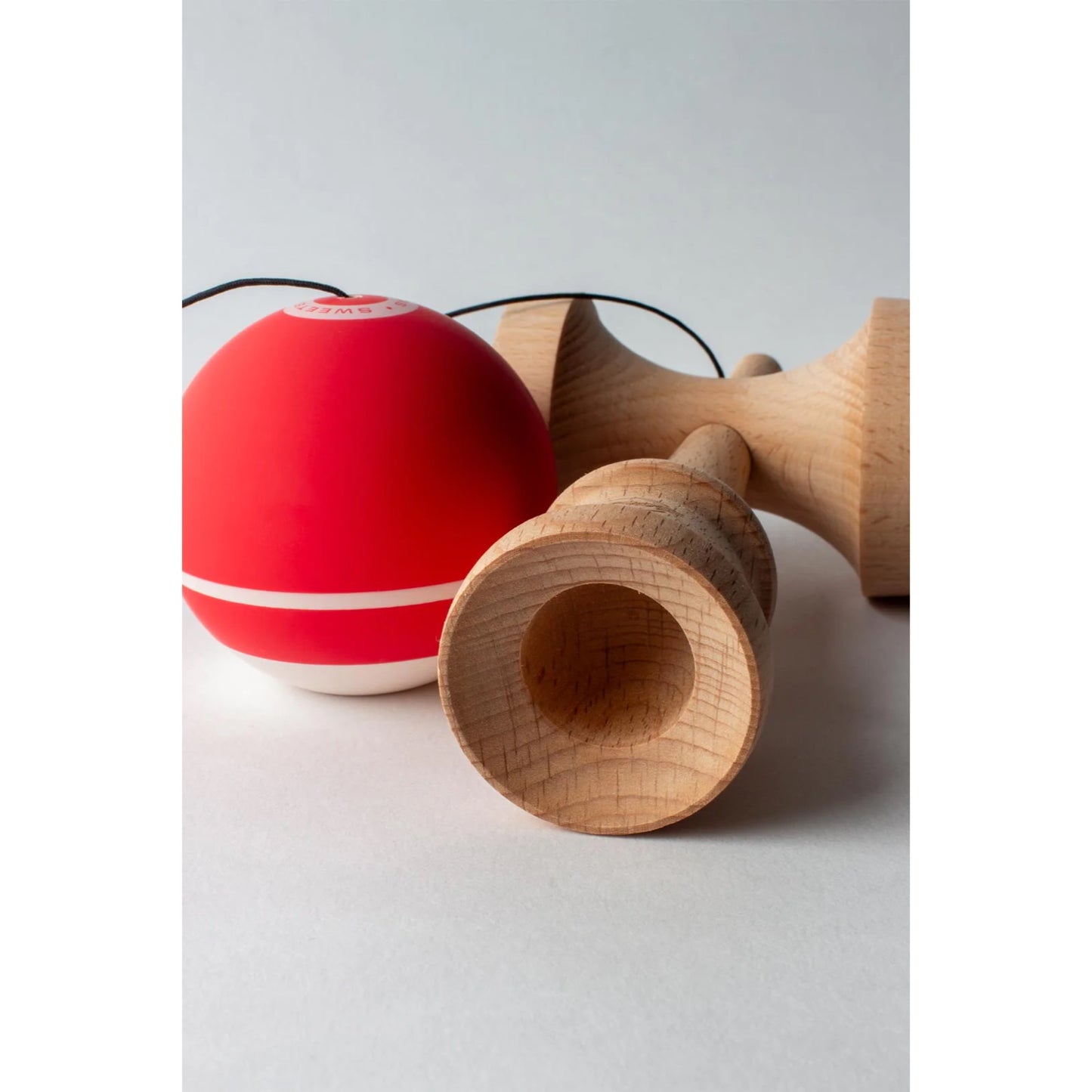 SWEETS KENDAMAS BROKEN SHAPE - TRACKER - RED - (ANTI-SKID)