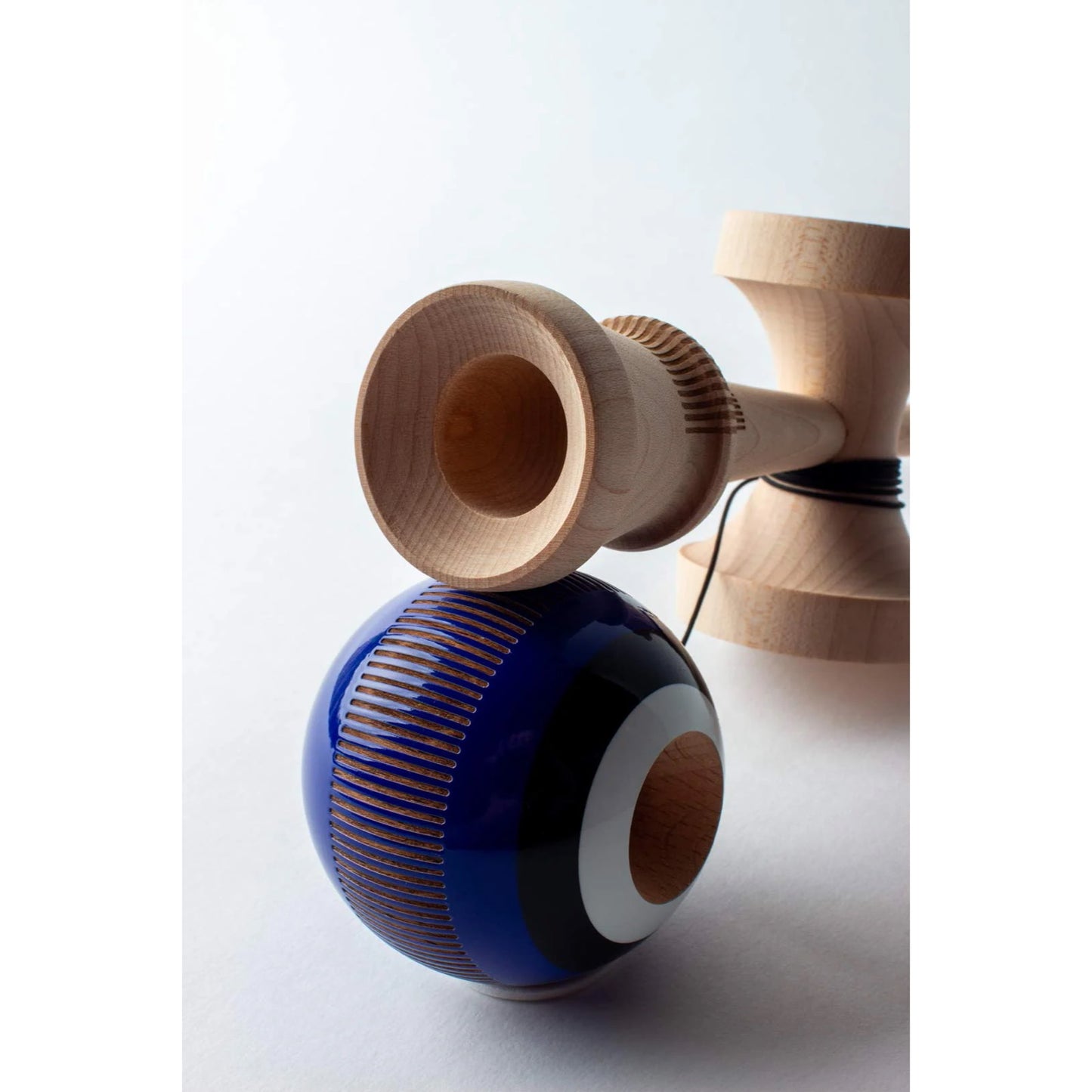 SWEETS KENDAMAS BROKEN SHAPE - BROKEN BONES - ULTRA NAVY (ANTI SKID)